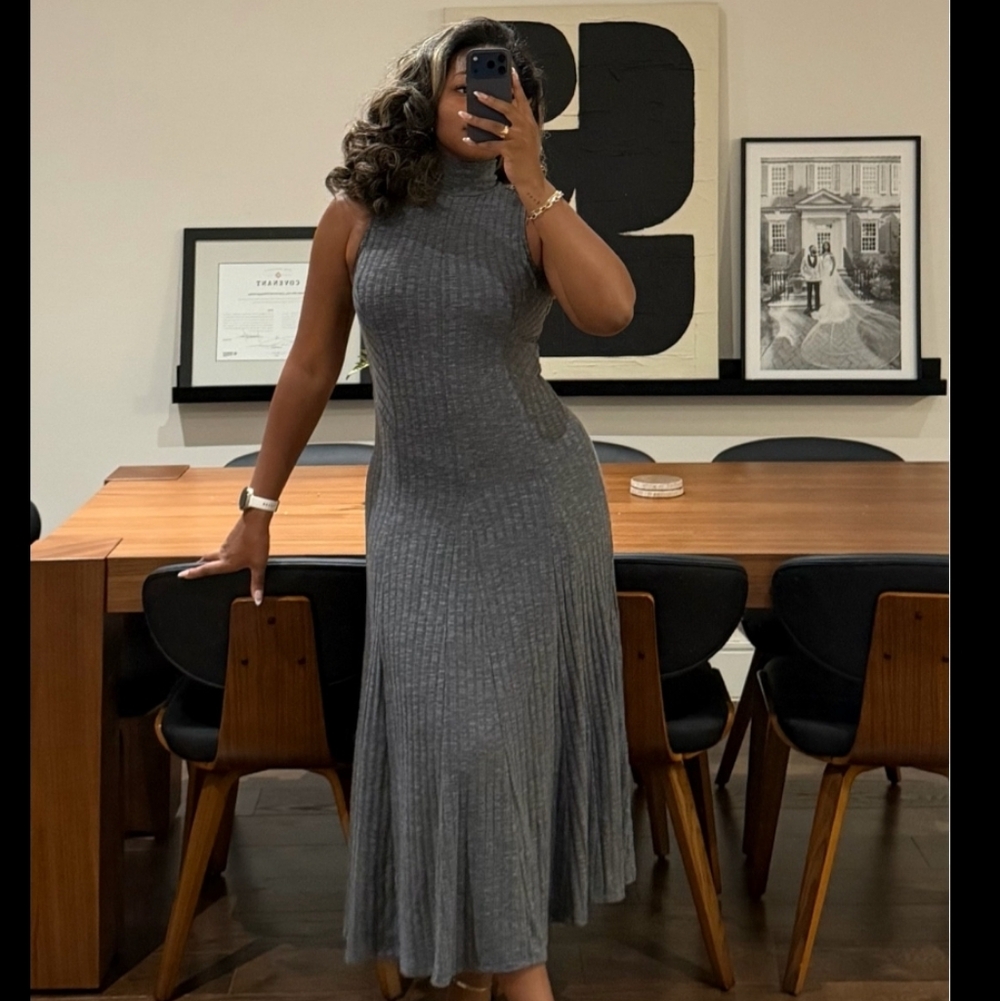 Sleeveless Gray Maxi Dress